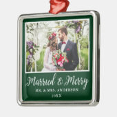 Calligraphy Script Green Verheiratet und Merry Ornament Aus Metall (Links)