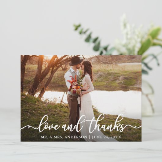 Calligraphy Script-Liebe dank Wedding-Foto Dankeskarte (Stehend Vorderseite)