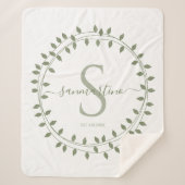 Calligraphy Script Wreath Monogram Sherpadecke (Vorderseite)