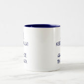 Calm behalten und die Datenstatistiken analysiert Zweifarbige Tasse (Mittel)