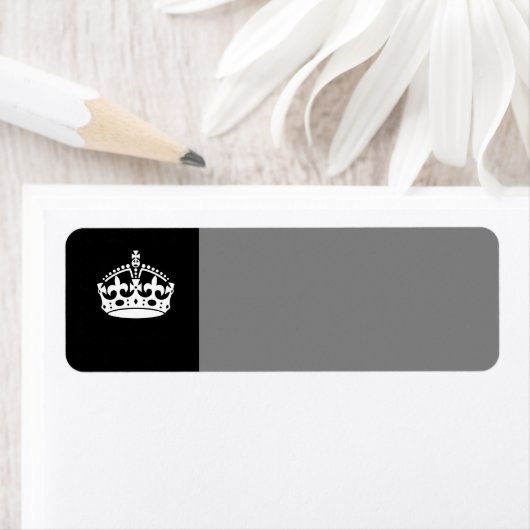 Calm Crown auf Solid Black behalten (Insitu)