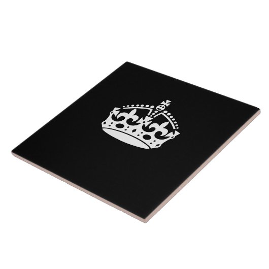 CALM CROWN behalten auf schwarzer Dekoration Fliese (Seite)