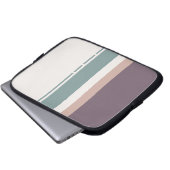 Calm Neutral Stripes – Minimal Workspace Mat Laptopschutzhülle (Vorne Knopf)