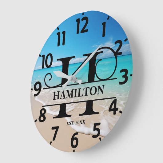Calm Ocean Front H Monogram Große Wanduhr (Winkel)