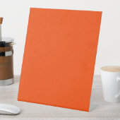 Calm & simple orange textured background sockelschild (In Situ)