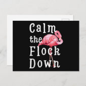 Calm The Flock Down Flamingo Funny Ankündigungspostkarte (Vorne/Hinten)