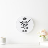 CALM und IHRER TEXT behalten - schwarz Runde Wanduhr (Zuhause)