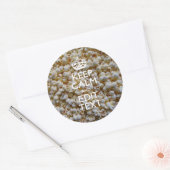 CALM UND Text auf Popcorn-Dekoration behalten Runder Aufkleber (Umschlag)