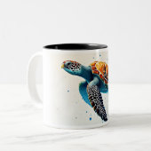 Calm Waters: Meeresschildkröten feiern Zweifarbige Tasse (Vorderseite Links)