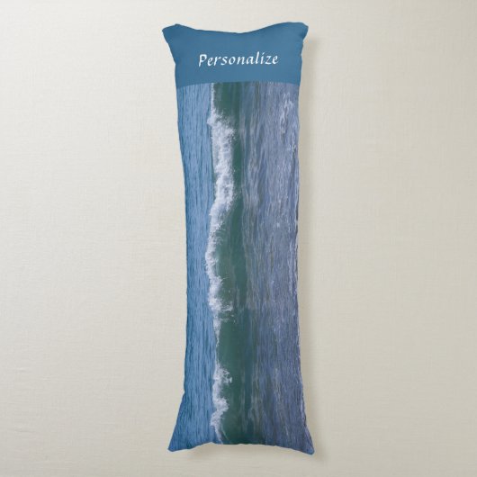 Calming Ocean Waves Tide Blue Personalisierte Bett Seitenschläferkissen (Vorderseite Vertikal)