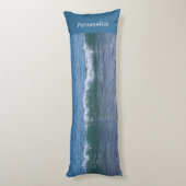 Calming Ocean Waves Tide Blue Personalisierte Bett Seitenschläferkissen (Rückseite (Vertikal))