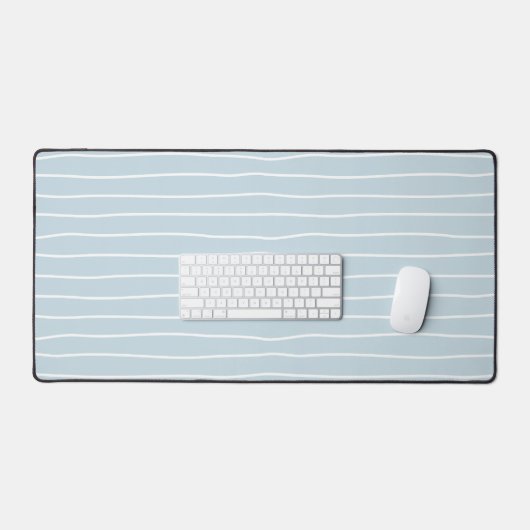 Calming Pastel Blue Ocean Waves Geometric Linear Schreibtischunterlage (Tastatur & Maus)