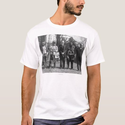 Calvin Coolidge mit Osage-Ureinwohner-Fotografie T-Shirt (Vorderseite)