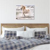 Camargue Horse läuft aus dem Surf Leinwanddruck (Insitu (Schlafzimmer))