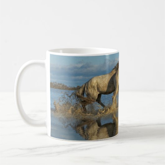 Camargue Horses and Reflection, Südfrankreich Kaffeetasse (Links)