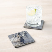 Camargue Pferde, die auf Marschland laufen, um zu Untersetzer (Rechte Seite)