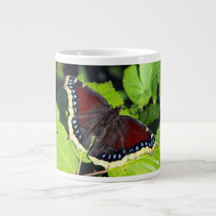 Camberwell Beauty oder Mourning Cloak Schmetterlin Jumbo-Tasse