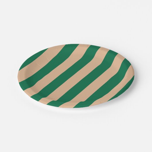 Camel Beige & Classic Green Stripe Pappteller (Schrägansicht)