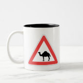 Camel Crossing Mug Zweifarbige Tasse (Links)