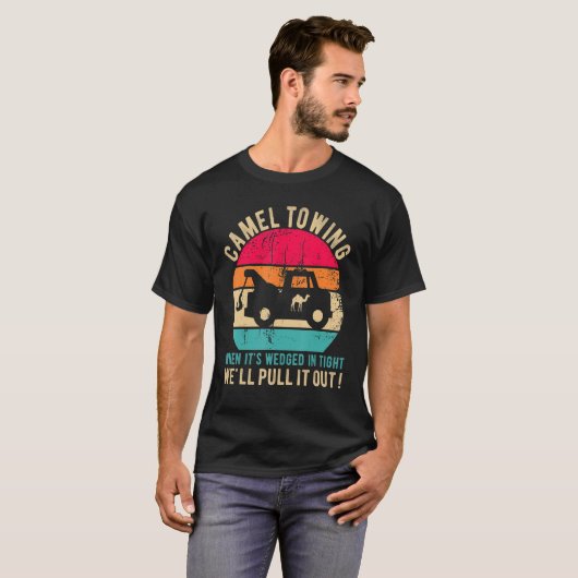 Camel Towing When It's Wedged In Tight   Halloween T-Shirt (Vorne ganz)