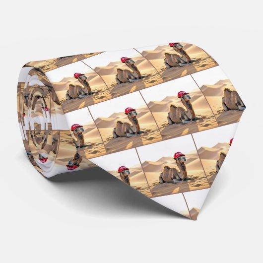 Camel Wearing a Red Retired Cap Krawatte (Gerollt)