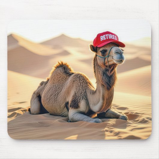 Camel Wearing a Red Retired Cap Mousepad (Vorne)