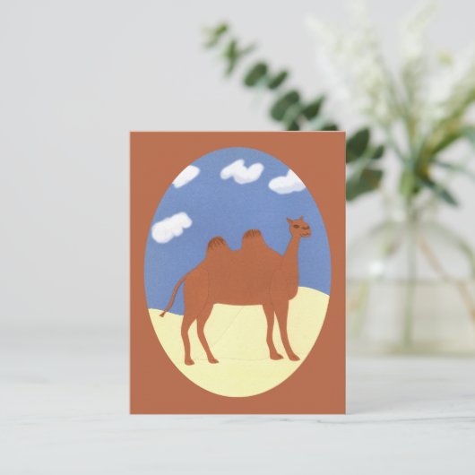 Camel Whimsical über die Dünen der Wüste Postkarte (Stehend Vorderseite)