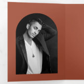 Camila Rust Arch Moderne Hochzeit retten Datum Dreifach Gefaltete Ankündigung (Innen Erste Seite)