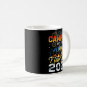 Camng Into The New Year 2026 Fireworks Outdoor Vib Kaffeetasse (VorderseiteRechts)