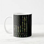 Camo American Flag Faith Over Fear Christian Patri Kaffeetasse (Links)