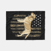 Camo American Flag Yellow Labrador Retriever Fleecedecke (Vorderseite (Horizontal))