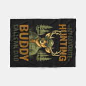 Camo Deer My Favorite Hunting Buddy Calls Me Dad J Fleecedecke (Vorderseite (Horizontal))