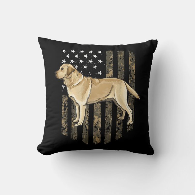 Camouflage American Flag Yellow Labrador Retriever Kissen (Vorderseite)
