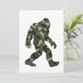 Camouflage Bigfoot Sasquatch Einladung (Stehend Vorderseite)