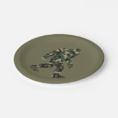 Camouflage Bigfoot Sasquatch Pappteller (Schrägansicht)