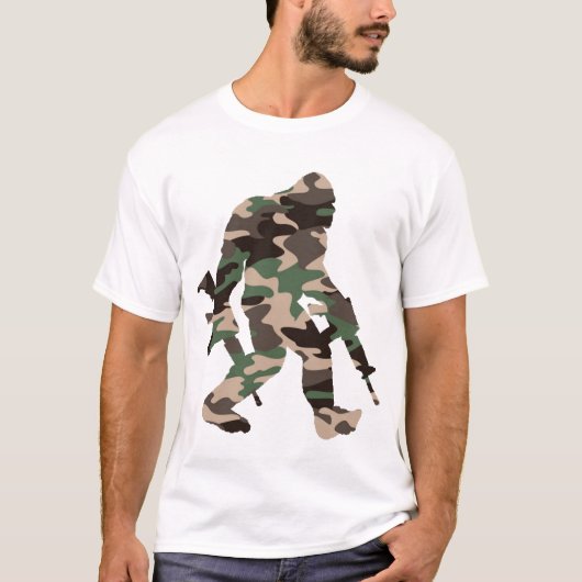 Camouflage Bigfoot Sasquatch T-Shirt (Vorderseite)