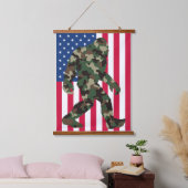 Camouflage Bigfoot Sasquatch Wandteppich Mit Holzrahmen (Schlafzimmer)