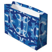 Camouflage Blue Camouflage Army Pattern Monogram Große Geschenktüte (Rückseite Schrägansicht)