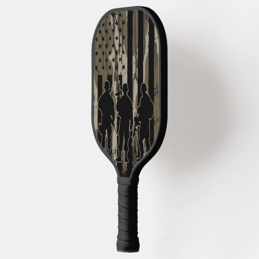 Camouflage Bottomland - Amerikanische Flagge & Sol Pickleball Schläger (Links)