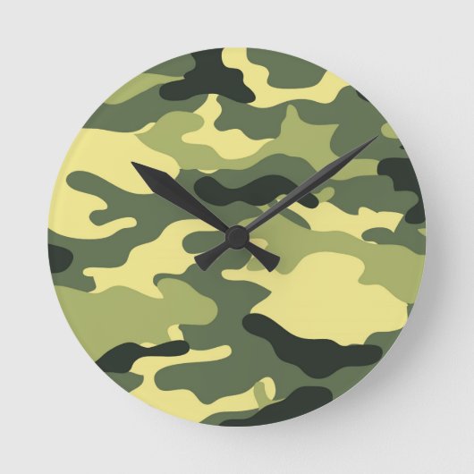Camouflage Camping Jagd auf Green Camouflage Runde Wanduhr (Vorderseite)