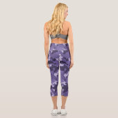 Camouflage der lila Militärarmee Camouflage Capri Leggings (Rückseite)