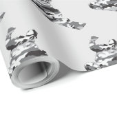 Camouflage Gray Snowboarder Geschenkpapier (Rolleneckpunkt)