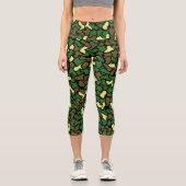Camouflage Wobble Tile Pattern Capri Leggings (Vorderseite)