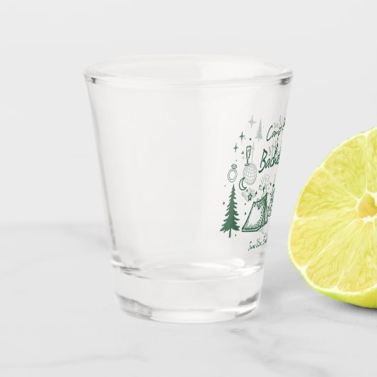 Camp Bachelorette Camping Handgezeichnet Schreiben Schnapsglas (Links)