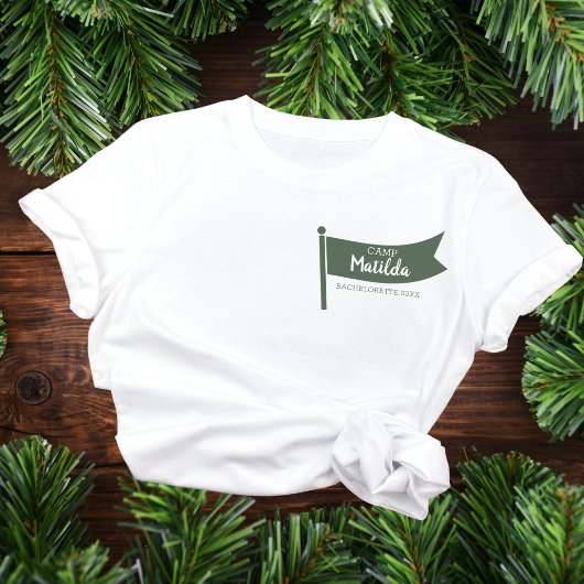 Camp Bachelorette Camping mit grüner Flagge T-Shirt