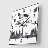 Camp Name des Waldes Quadratische Wanduhr (Winkel)
