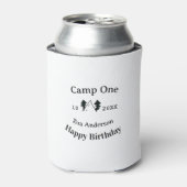 Camp one happy birthday name date campingadventure dosenkühler (Kanne Vorderseite)