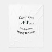 Camp one happy birthday name date campingadventure fleecedecke (Vorderseite)
