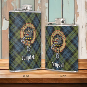 Campbell-Emblem über Tartan Flachmann