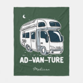 Camper Van Camping Adventure Gag Fleecedecke (Vorderseite)